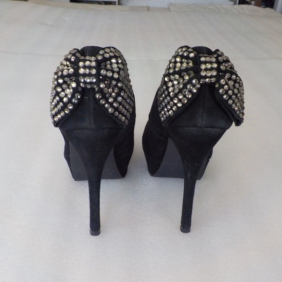 Steve Madden Black Heels with Silver Accents - Picture 2 of 10